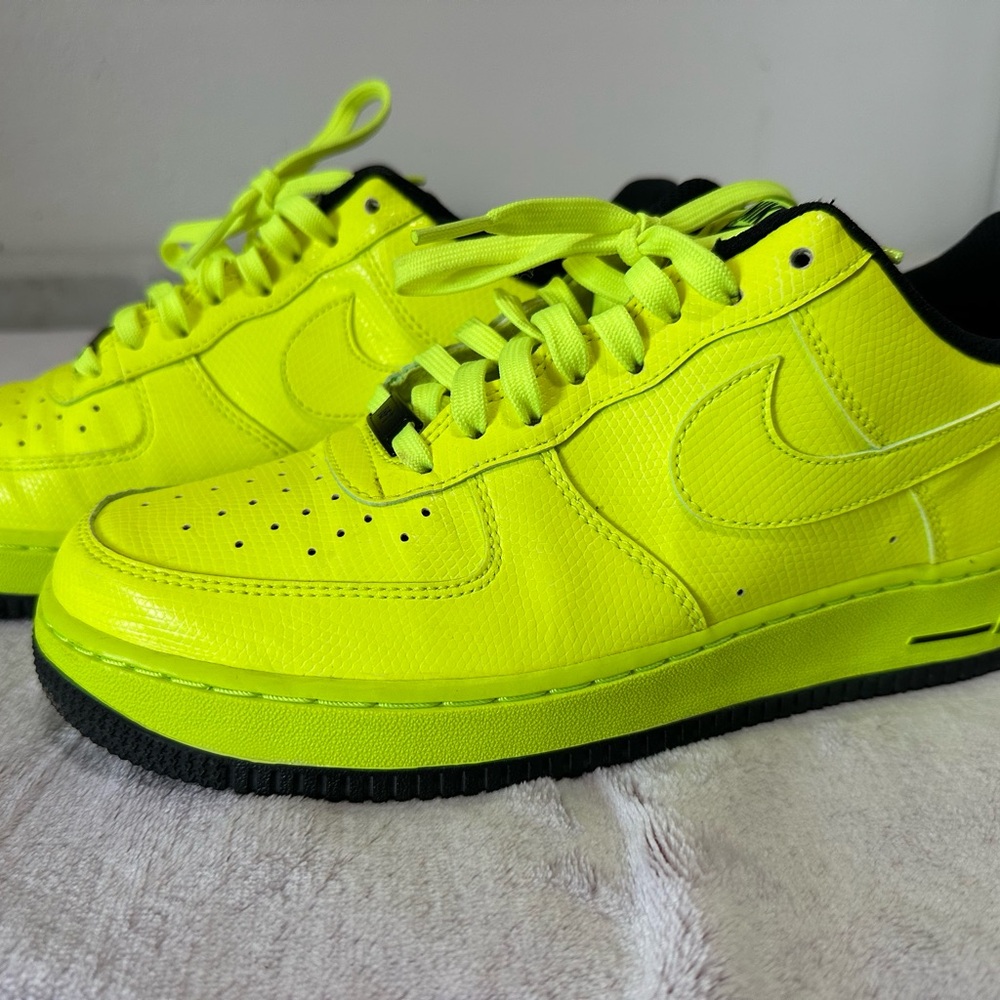 Nike AF1 Neón Volt